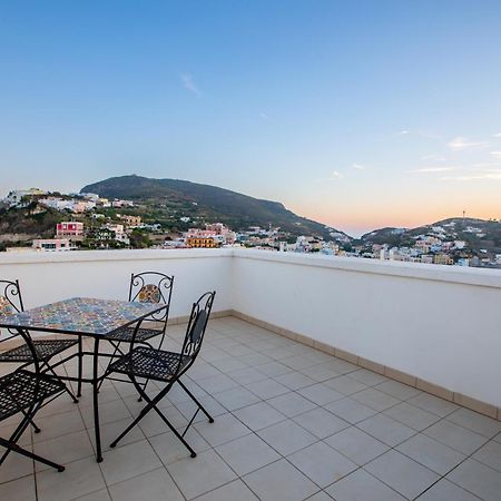 Hotel Torre Dei Borboni ปอนซา ภายนอก รูปภาพ