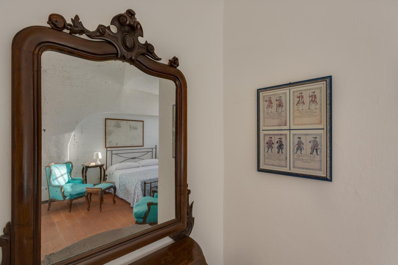 Hotel Torre Dei Borboni ปอนซา ภายนอก รูปภาพ