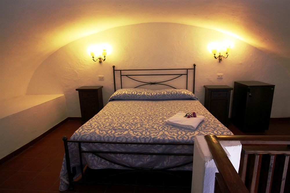 Hotel Torre Dei Borboni ปอนซา ภายนอก รูปภาพ