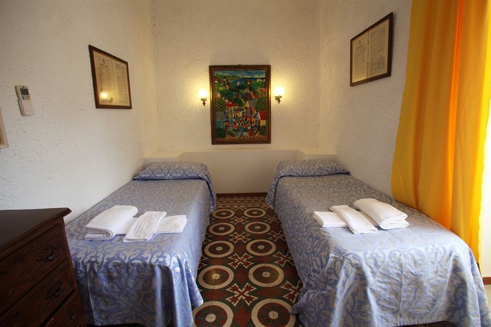 Hotel Torre Dei Borboni ปอนซา ภายนอก รูปภาพ